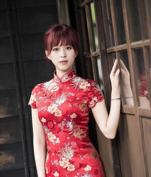 花间雅韵（代表女人气质高雅的花——芍药）