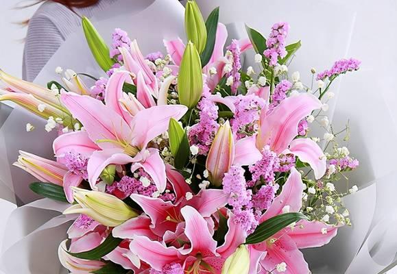 百合花代表什么含义？不同颜色的百合花语有何不同？