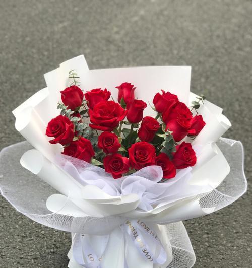 红玫瑰花代表了什么含义？如何正确解读红玫瑰的花语？