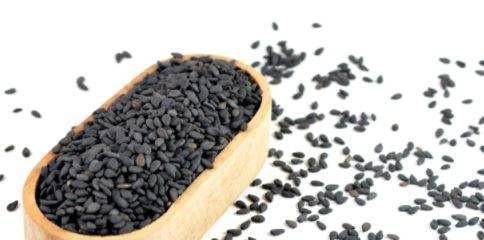 黑芝麻能直接吃吗？食用方法和注意事项是什么？