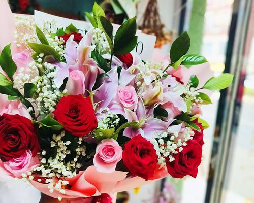 2朵百合花和13朵玫瑰花哪个好