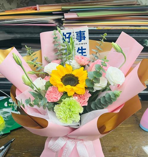 向日葵黄玫瑰康乃馨花束的含义是什么？这种花束代表什么情感？