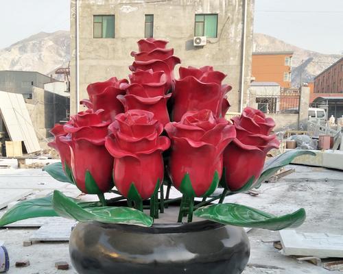 花卉组合雕刻造型特点是什么？如何打造独特的花卉造型？