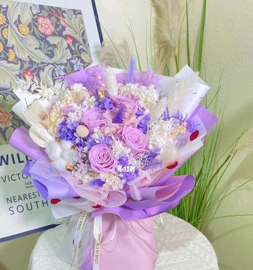 暗紫色花束花语及寓意是什么？暗紫色花束传递的情感是什么？