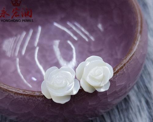 玫瑰花耳坠白色品种是什么？有何特点？