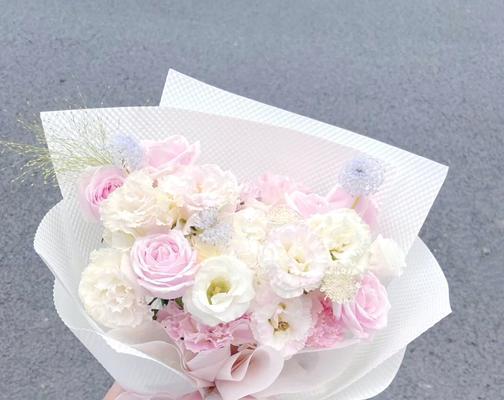 鲜玫瑰花该怎么插花瓶？有哪些保鲜技巧？