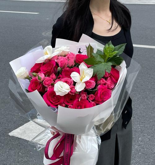 5朵弗洛伊德玫瑰的花语是什么？它代表了怎样的情感？