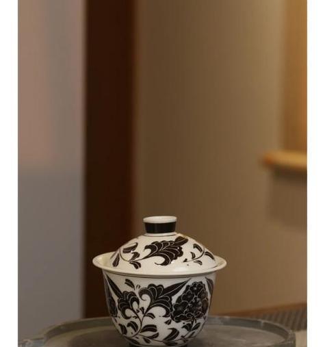 牡丹花盖碗的寓意是什么？