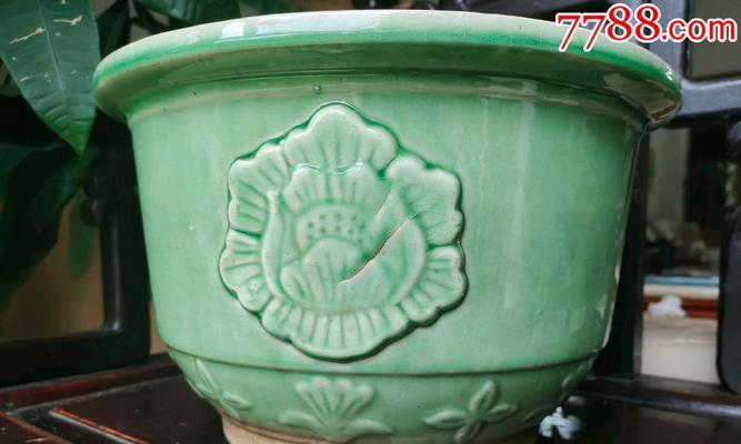 牡丹花专用花盆的名称是什么？这种花盆有何特别之处？