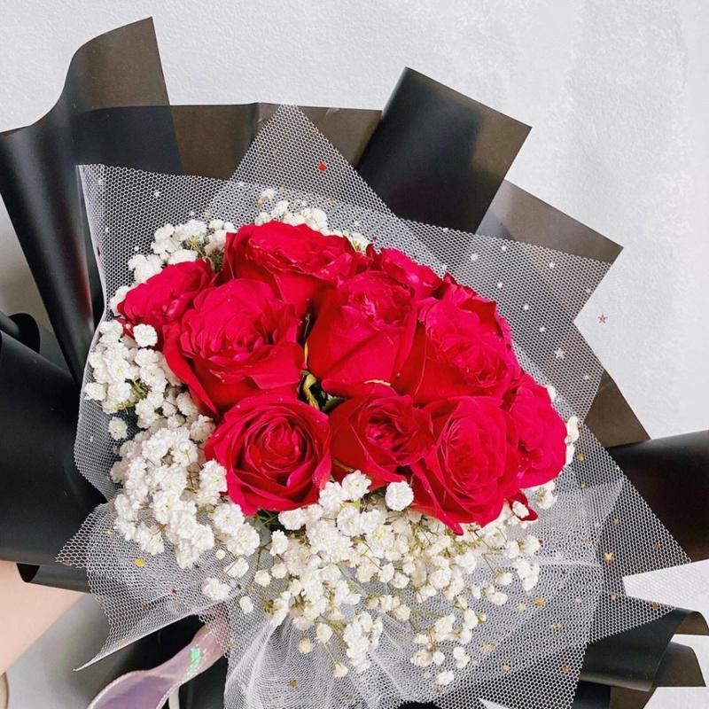 12朵玫瑰花象征着什么？花语中的特殊意义是什么？