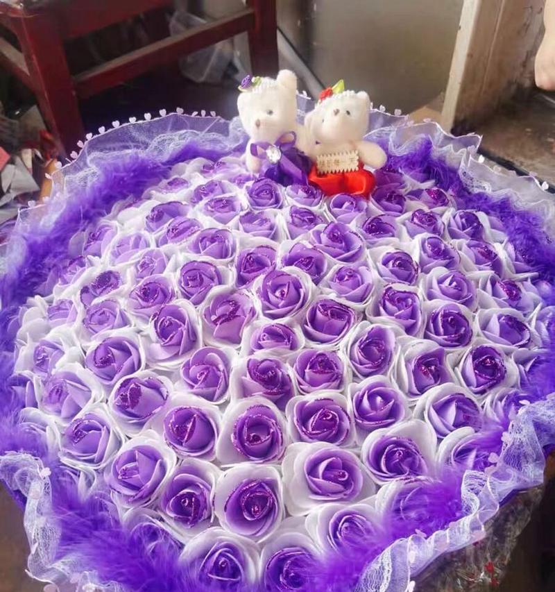 大束玫瑰花在婚礼中的含义是什么？