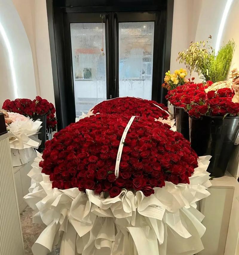 大束玫瑰花在婚礼中的含义是什么？