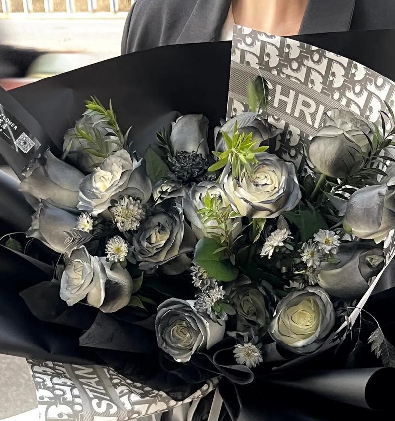 黑色玫瑰花的花语为何被称作恶魔？