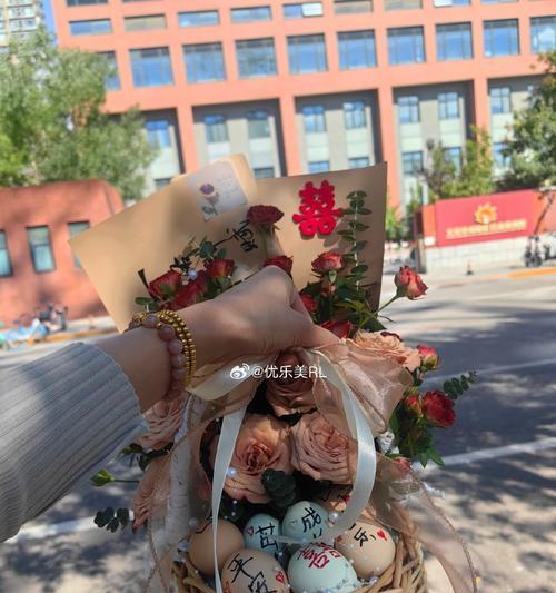 鸡蛋花篮的寓意和花语是什么？