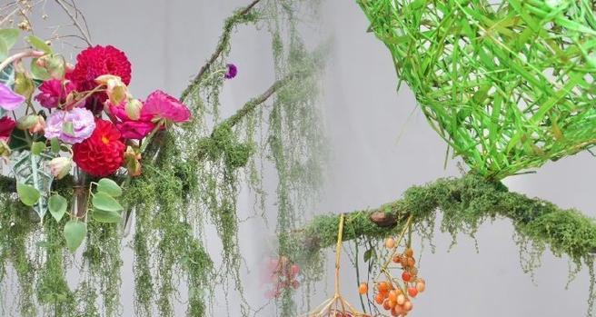 如何设计美观的悬挂花艺插花？