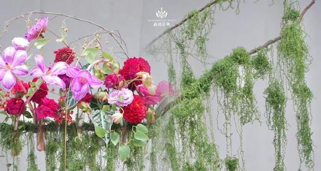 如何设计美观的悬挂花艺插花？