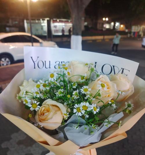 小花束的花语通常表达什么？