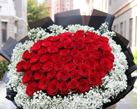 红玫瑰花送给前女友代表什么？花语中有什么含义？