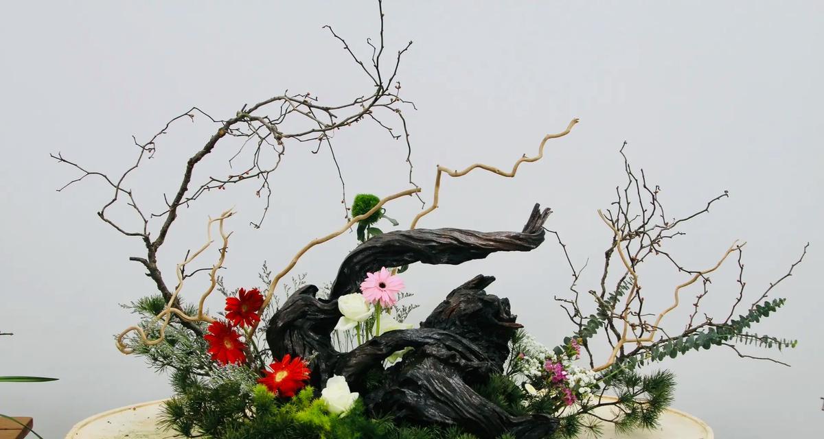 中式插花花瓶盆景如何搭配？有哪些传统技巧？