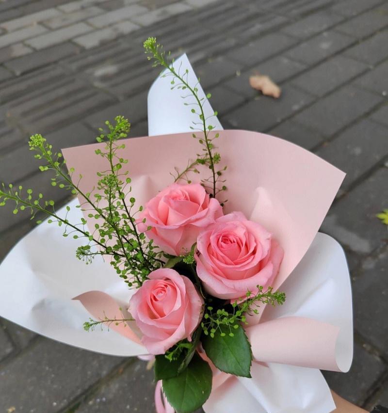 高颜值送给闺蜜的花语是什么？如何选择寓意美好的花束？