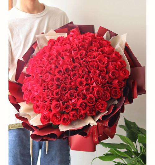 玫瑰花蓝冰10朵有何特殊含义？送花时应注意什么？