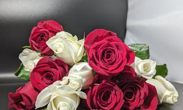 玫瑰花蓝冰10朵有何特殊含义？送花时应注意什么？