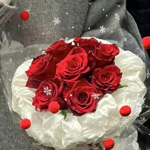 玫瑰花代表礼貌的含义是什么？玫瑰花语中礼貌的象征是什么？