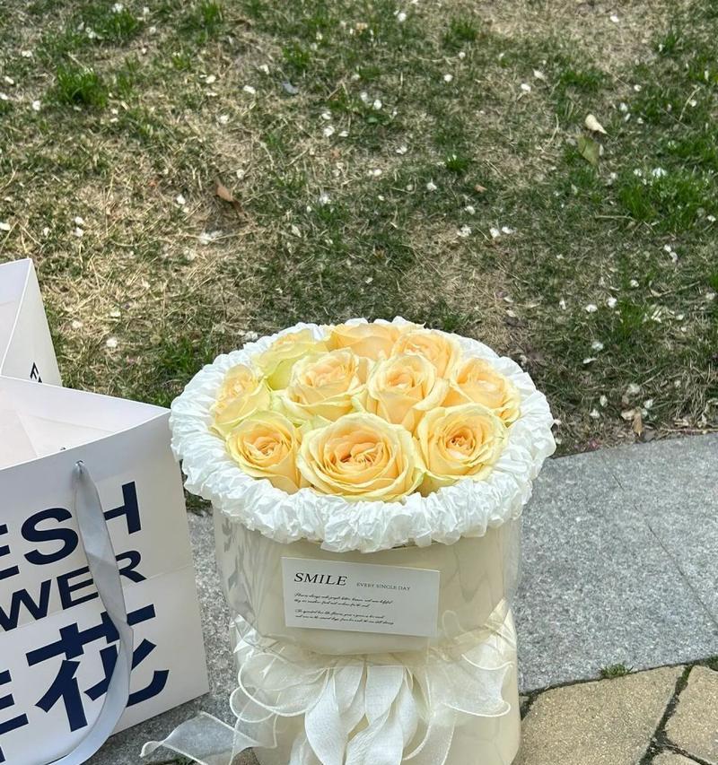 香槟玫瑰小雏菊代表什么？花语含义有哪些？