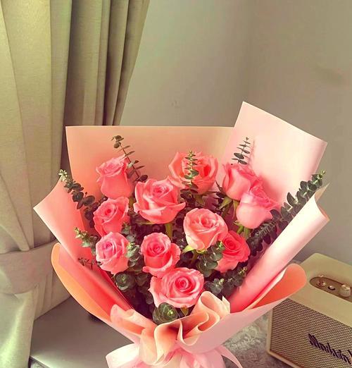 粉粉色玫瑰花语是什么？粉粉色玫瑰代表了什么？